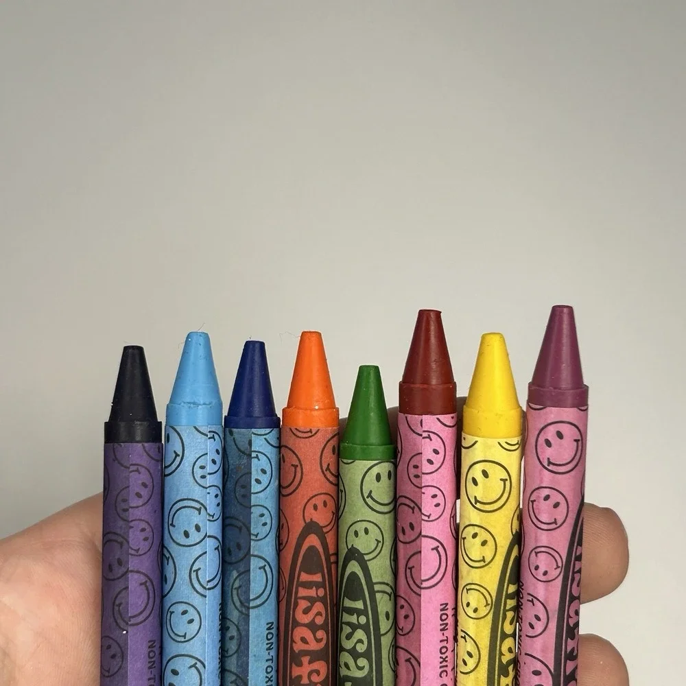 New Lisa Frank Crayons Box of 8 Happy Colors Vintage Rainbow Girl Polar Bear‎